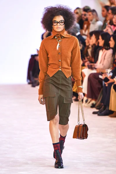 Look 29